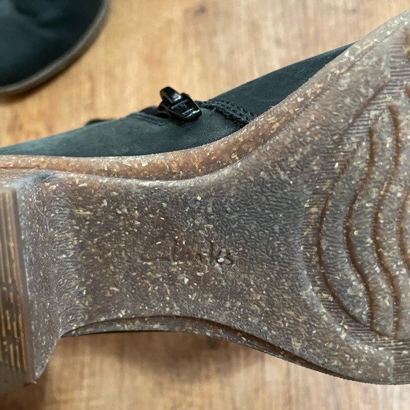 Woman’s Clark’s Ankle Booties - Picture 7 of 10